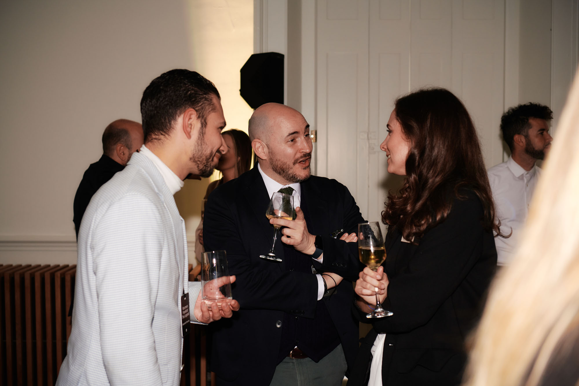 DH SALES24 S London Travelpro 19