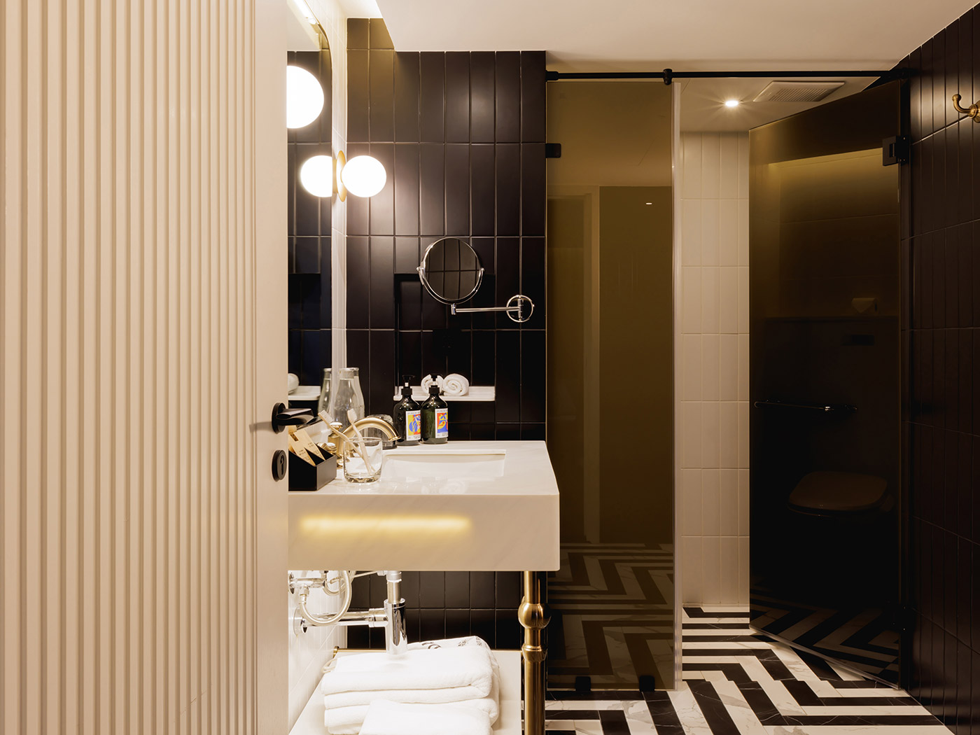 Public House Bangkok Junior Suite R V2 09