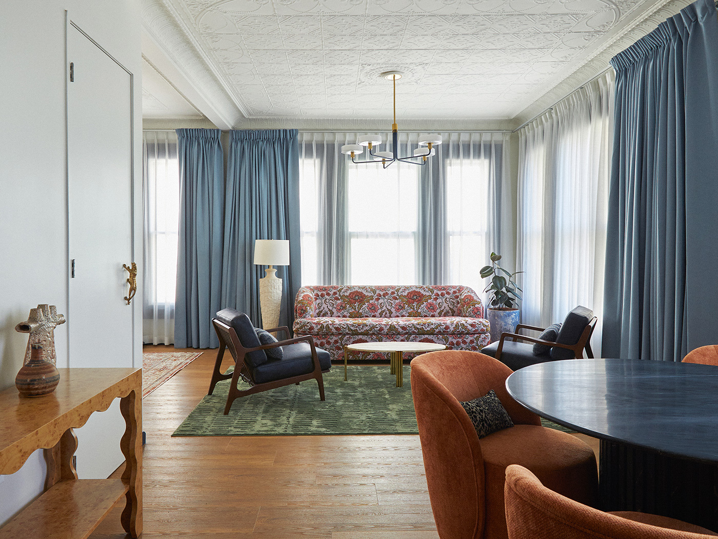 Granger Hotel Gaslamp Loft Corner Suite R V2 05