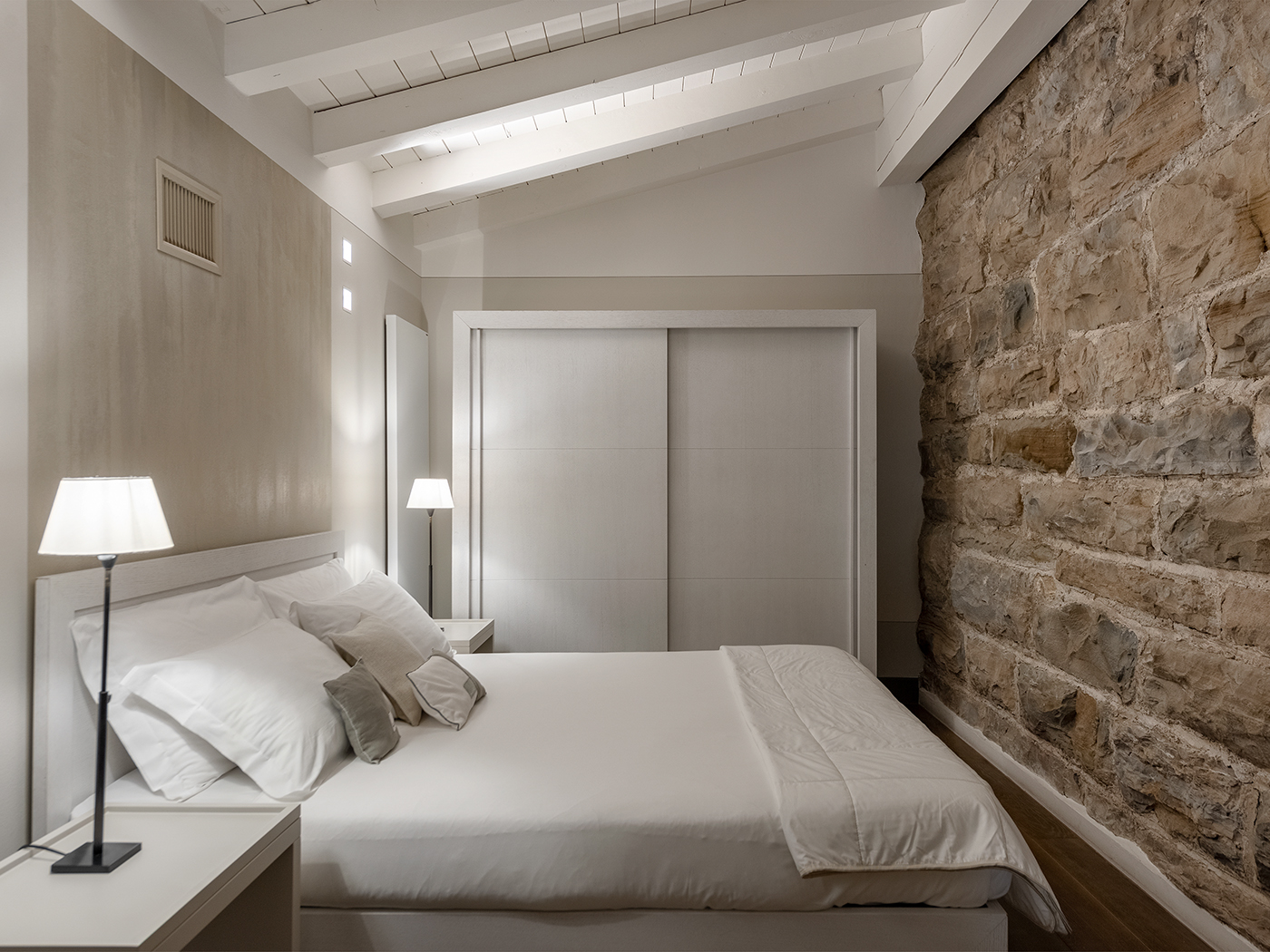 Gombit Hotel Two Level Junior Suite R 02