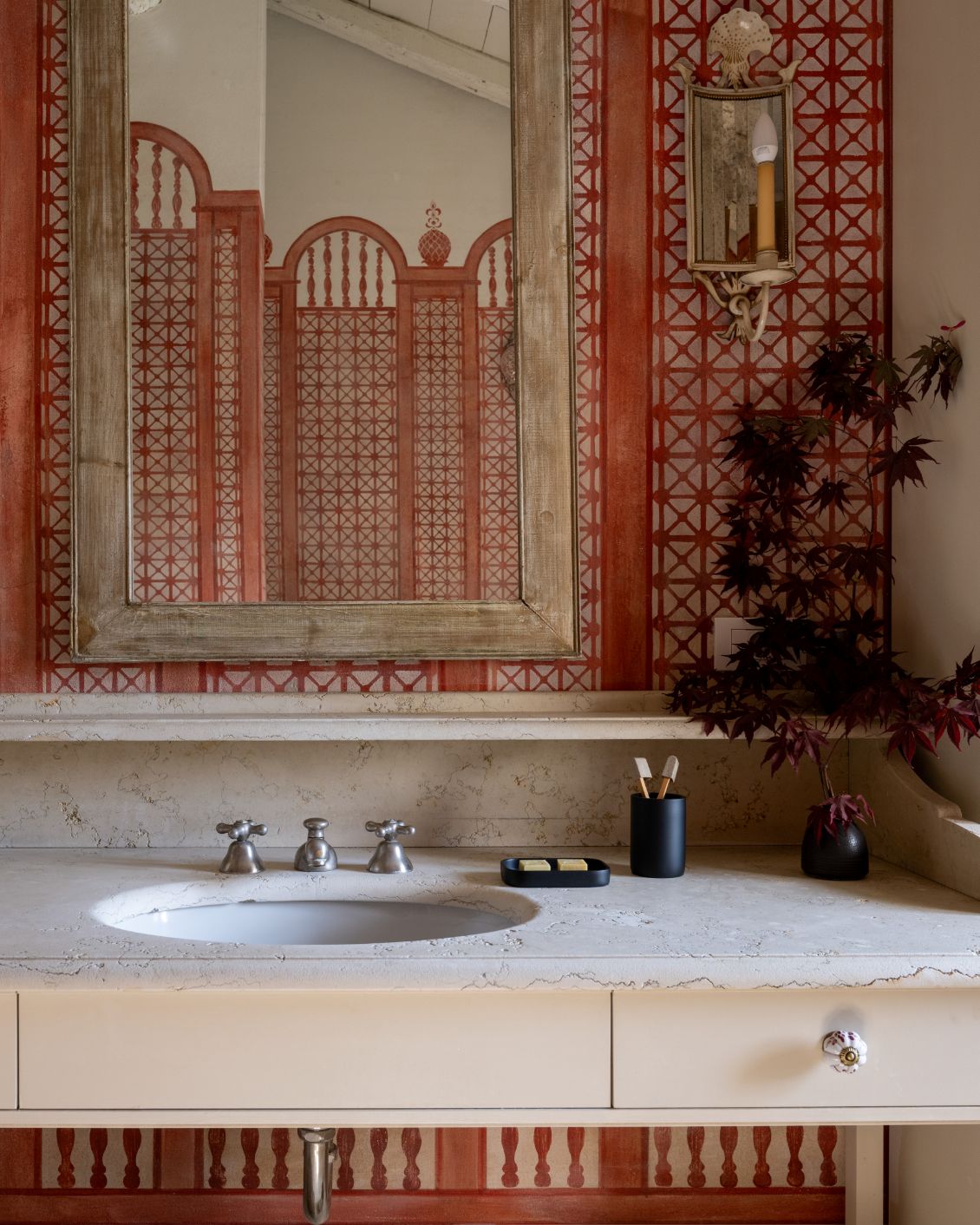 04 DH Sneak Peak Elizabeth Country House Guestroom Bath Sink