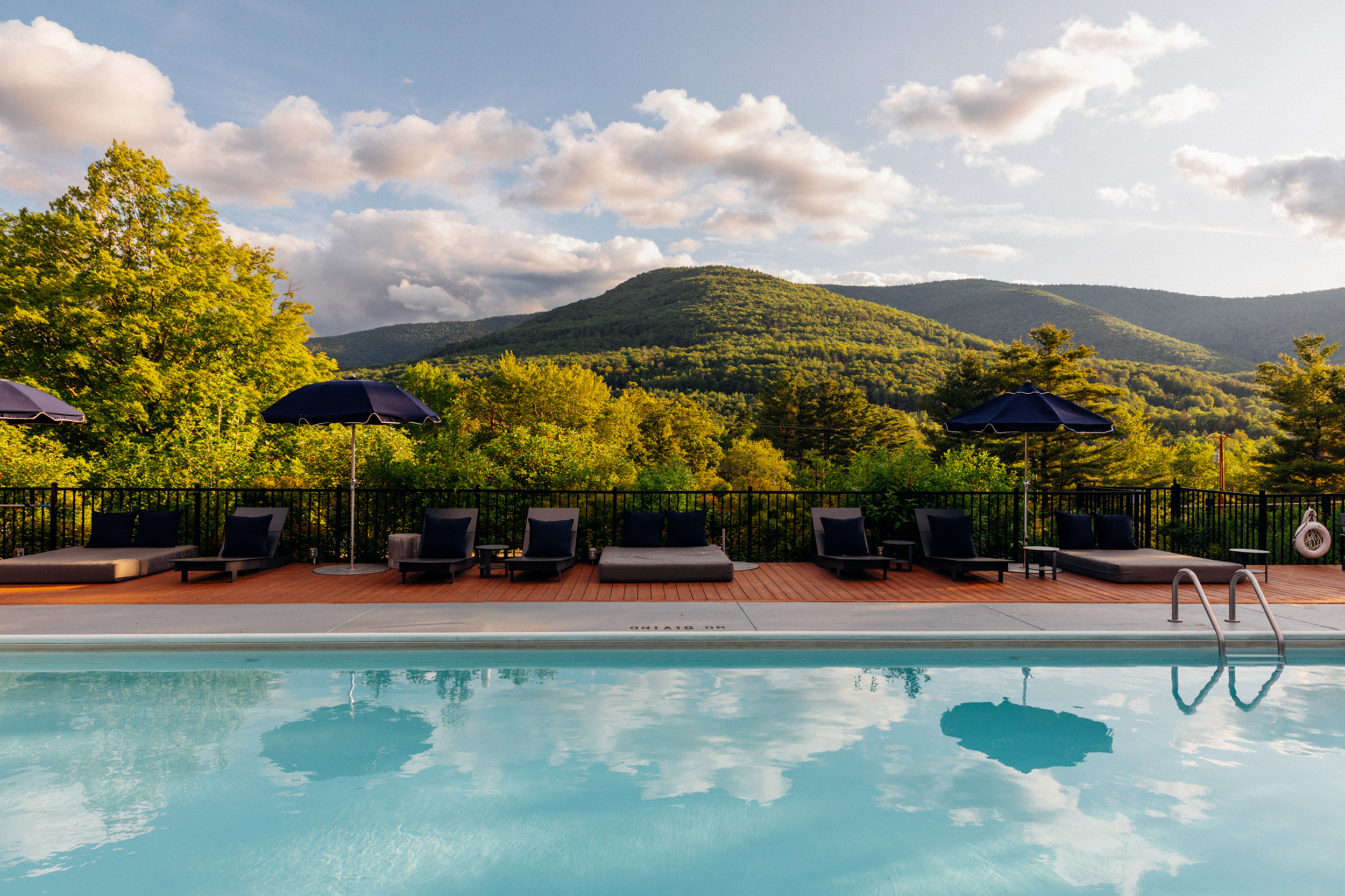 G 12 Scribners Catskill Lodge