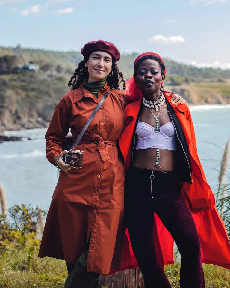 5Cf8cdd88e7d8a169bdee957 Jojo Abot 006