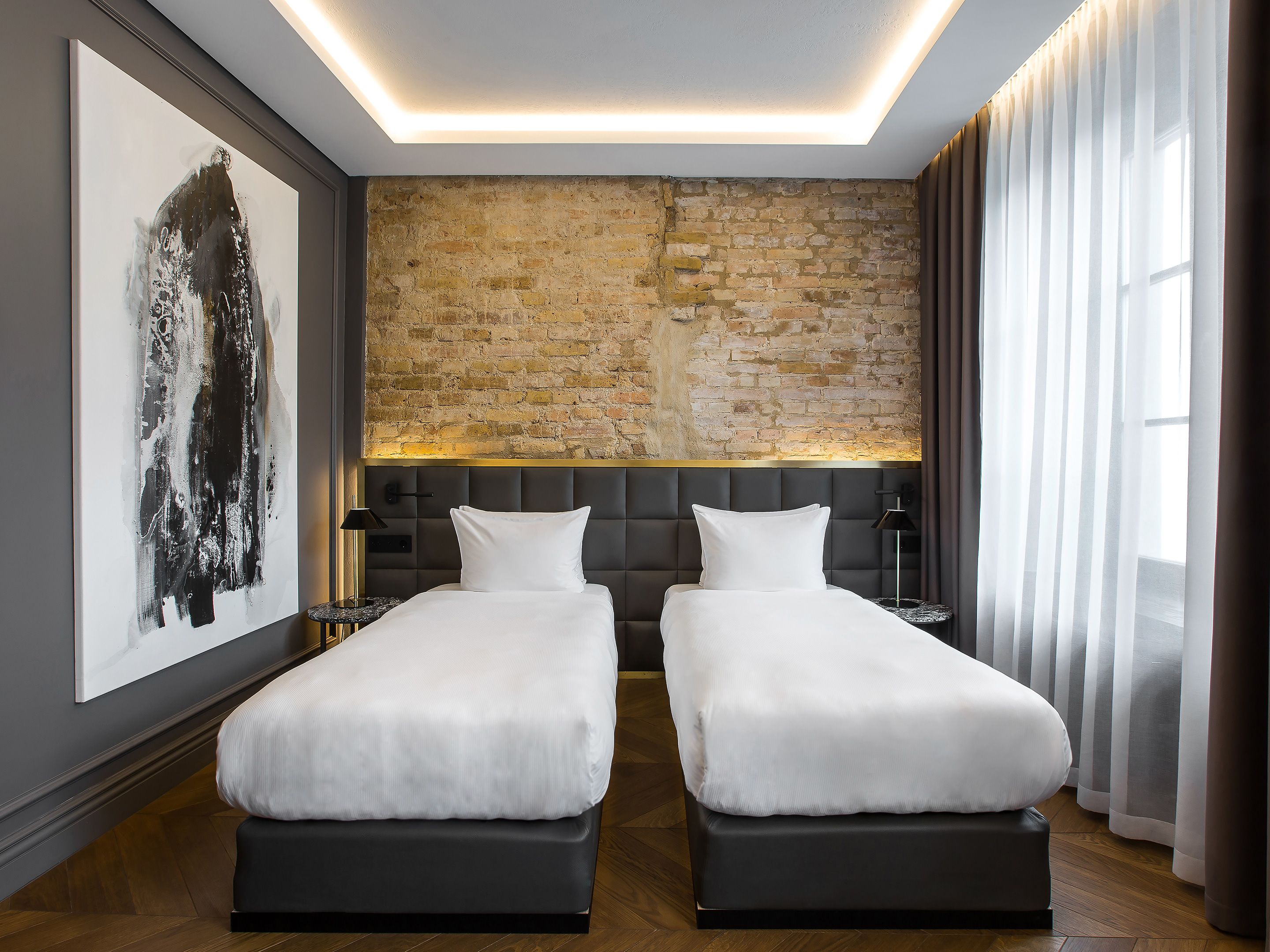 Artist's Studio Twin, Hotel Pacai