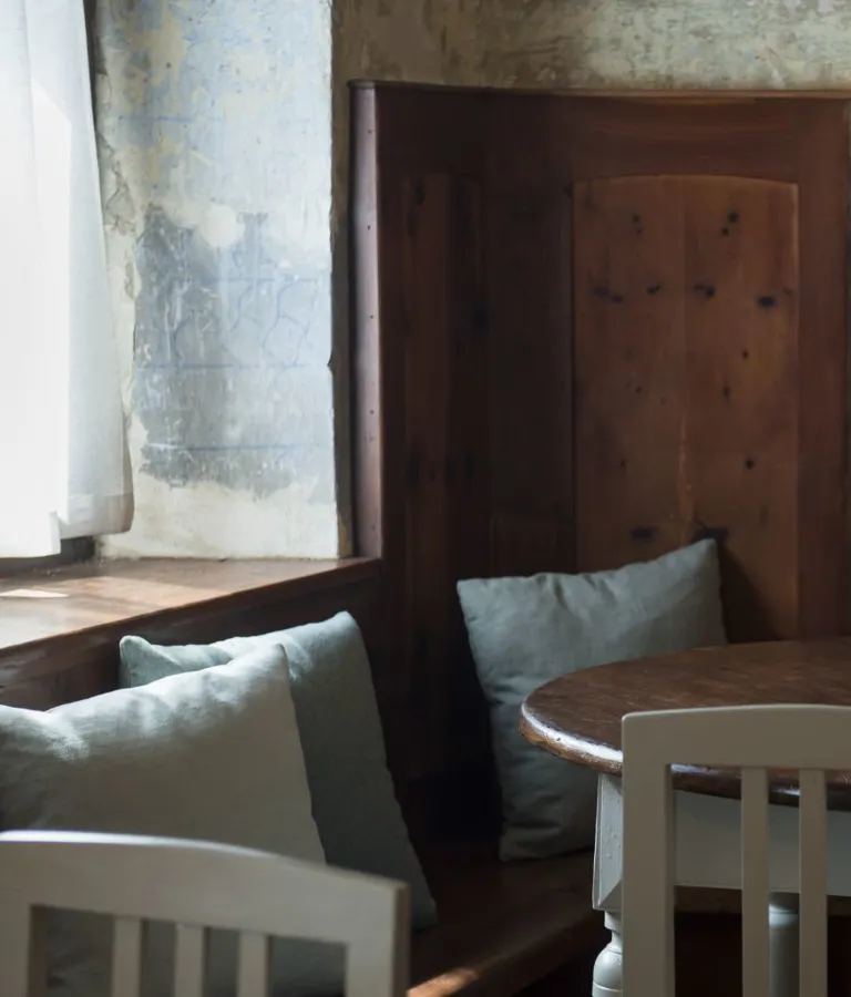 1477 Reichhalter Theme Box 02 History