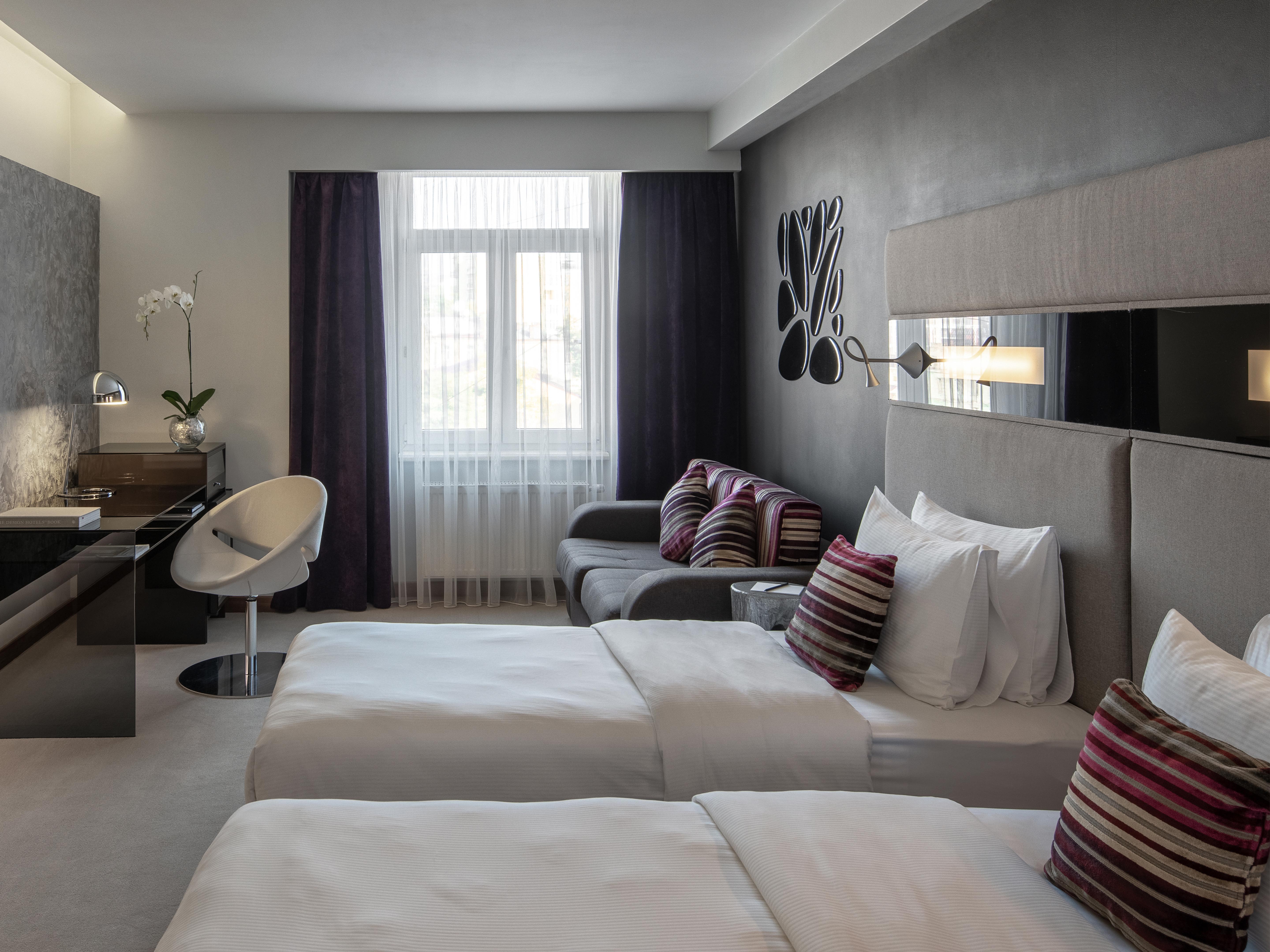 11 Mirrors Rooms in Kiev