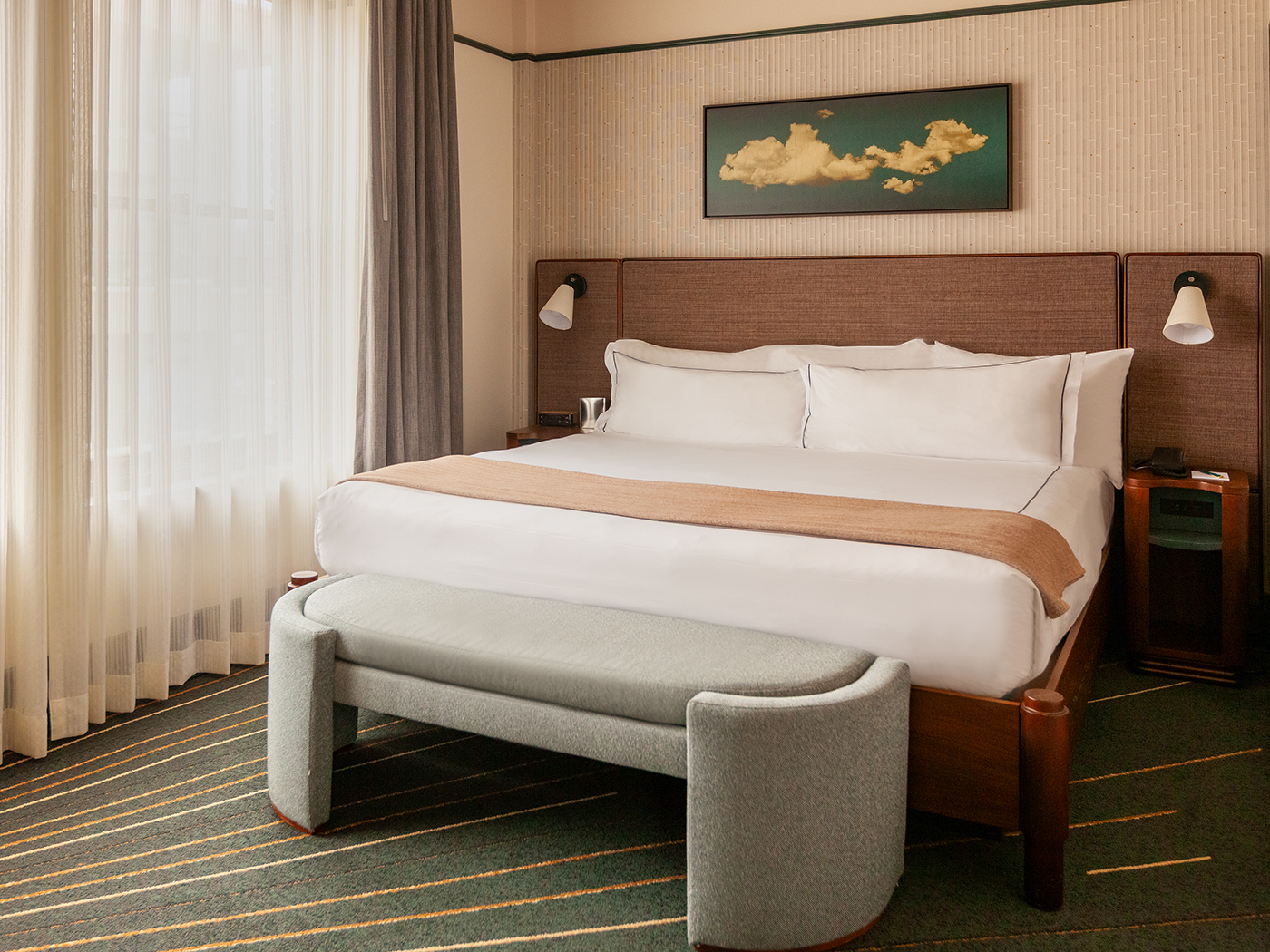 The Flat Iron Hotel Premium King Suite R 03