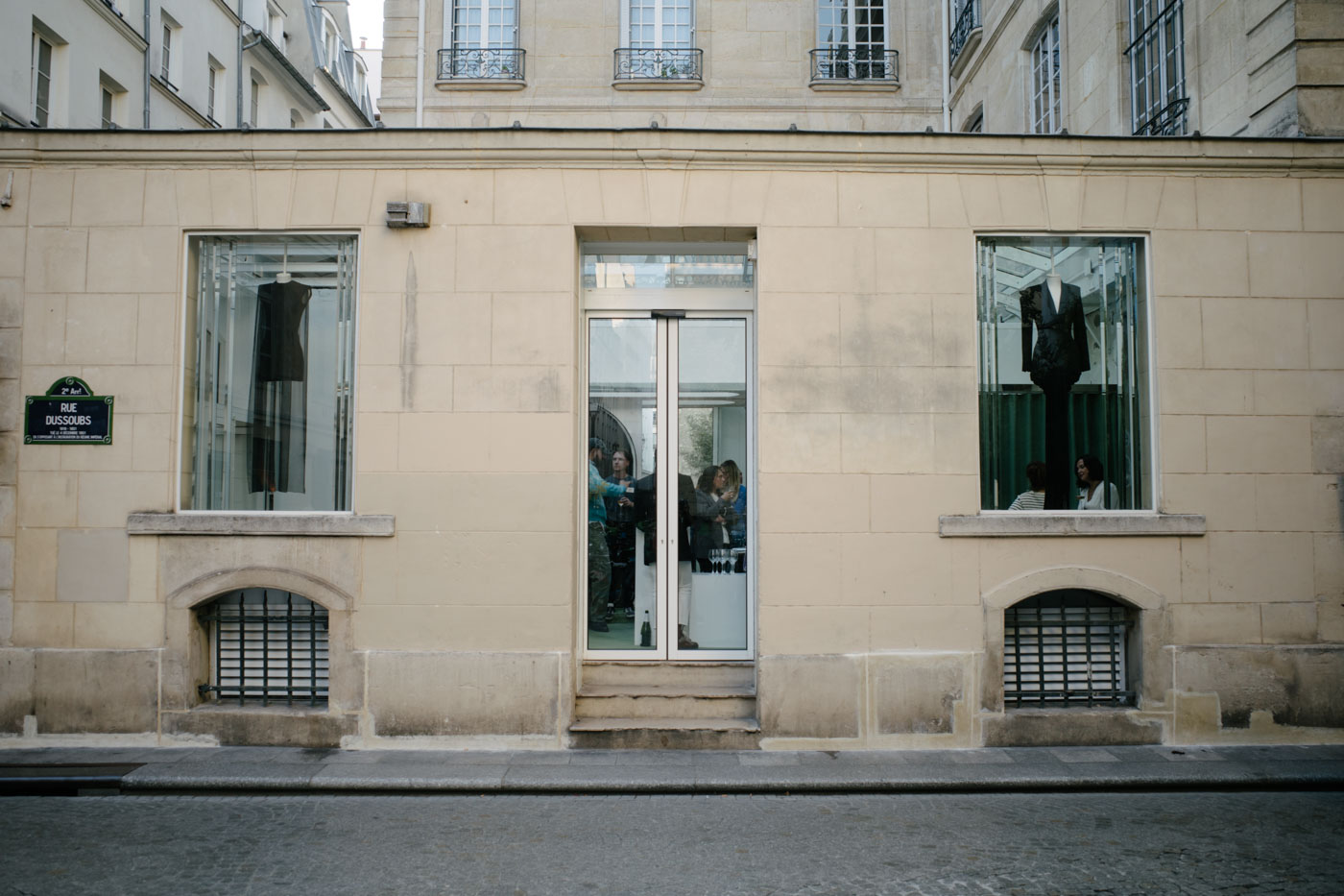 DH24 SALES CE Paris Travelpro 15