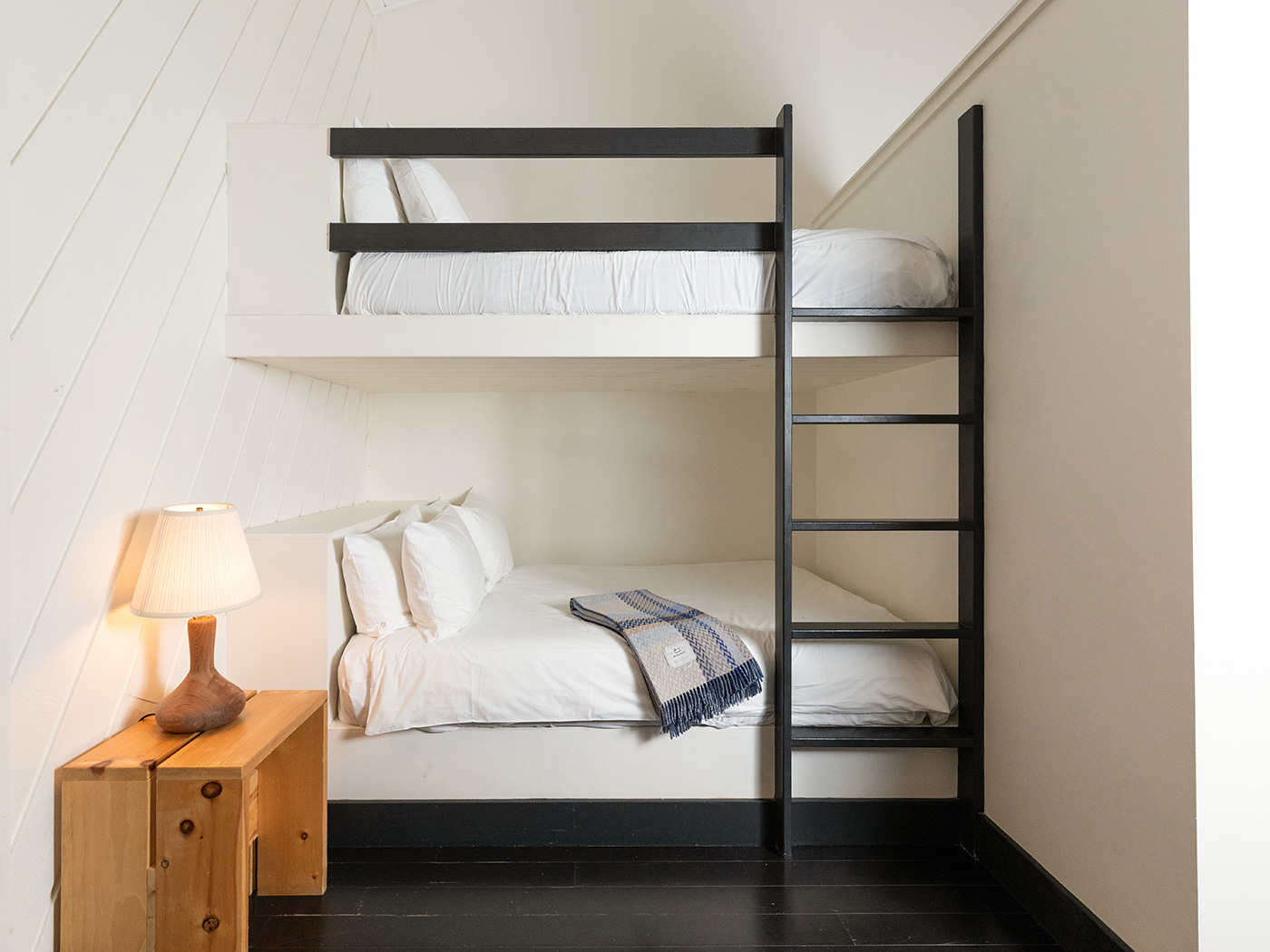 Scribners Catskill Lodge Hunter Suite R 07