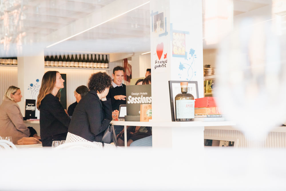 DH SALES24 S Sydney Travelpro 0110