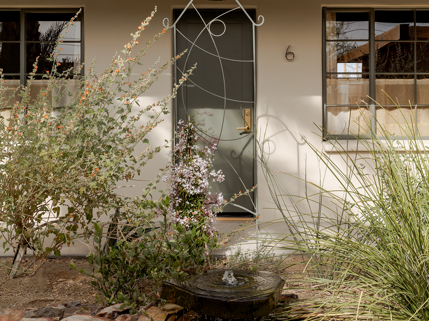 Sunset Deluxe King Be 04