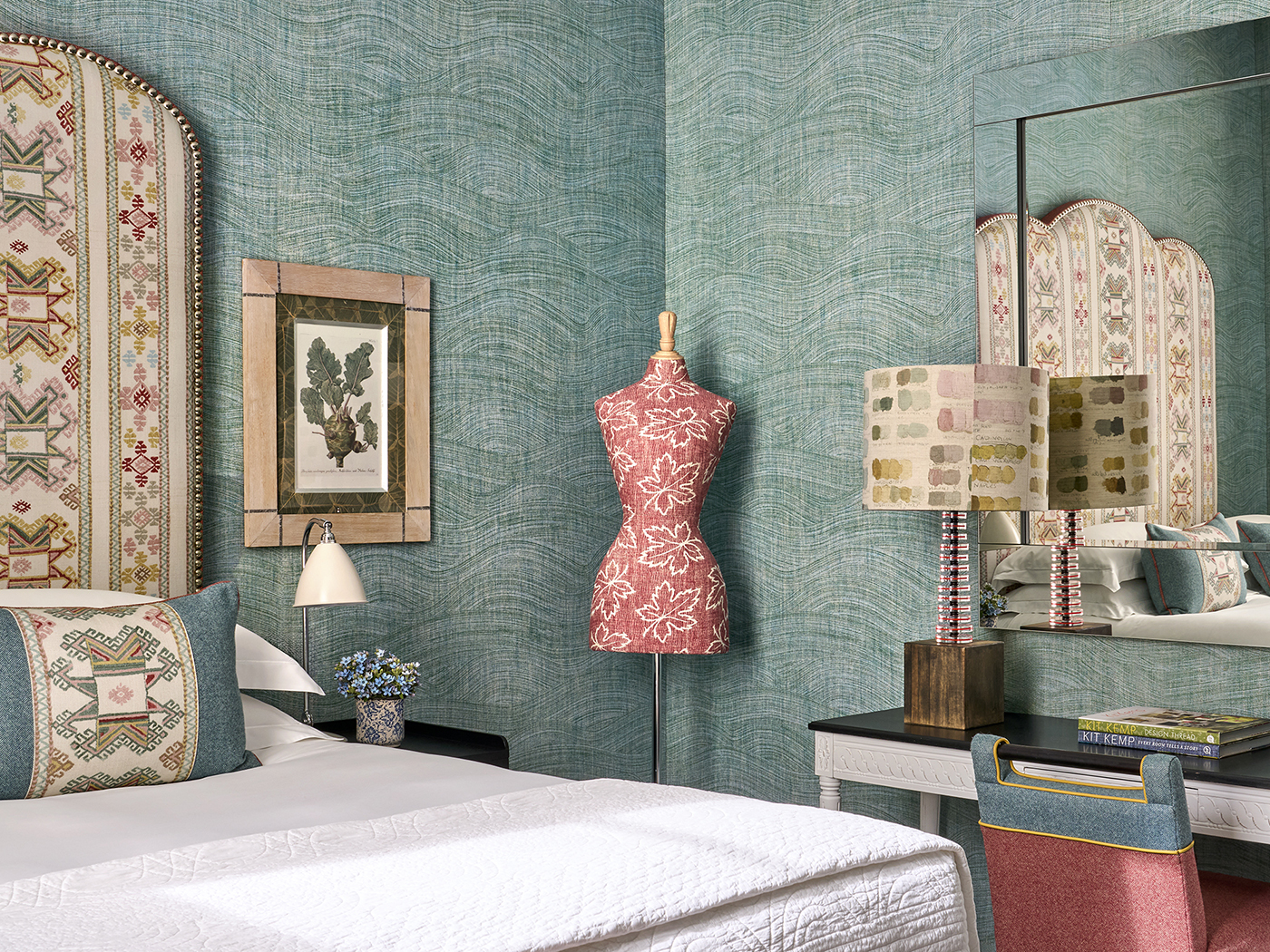 Dorset Square Accessible Deluxe Room V2 R 03