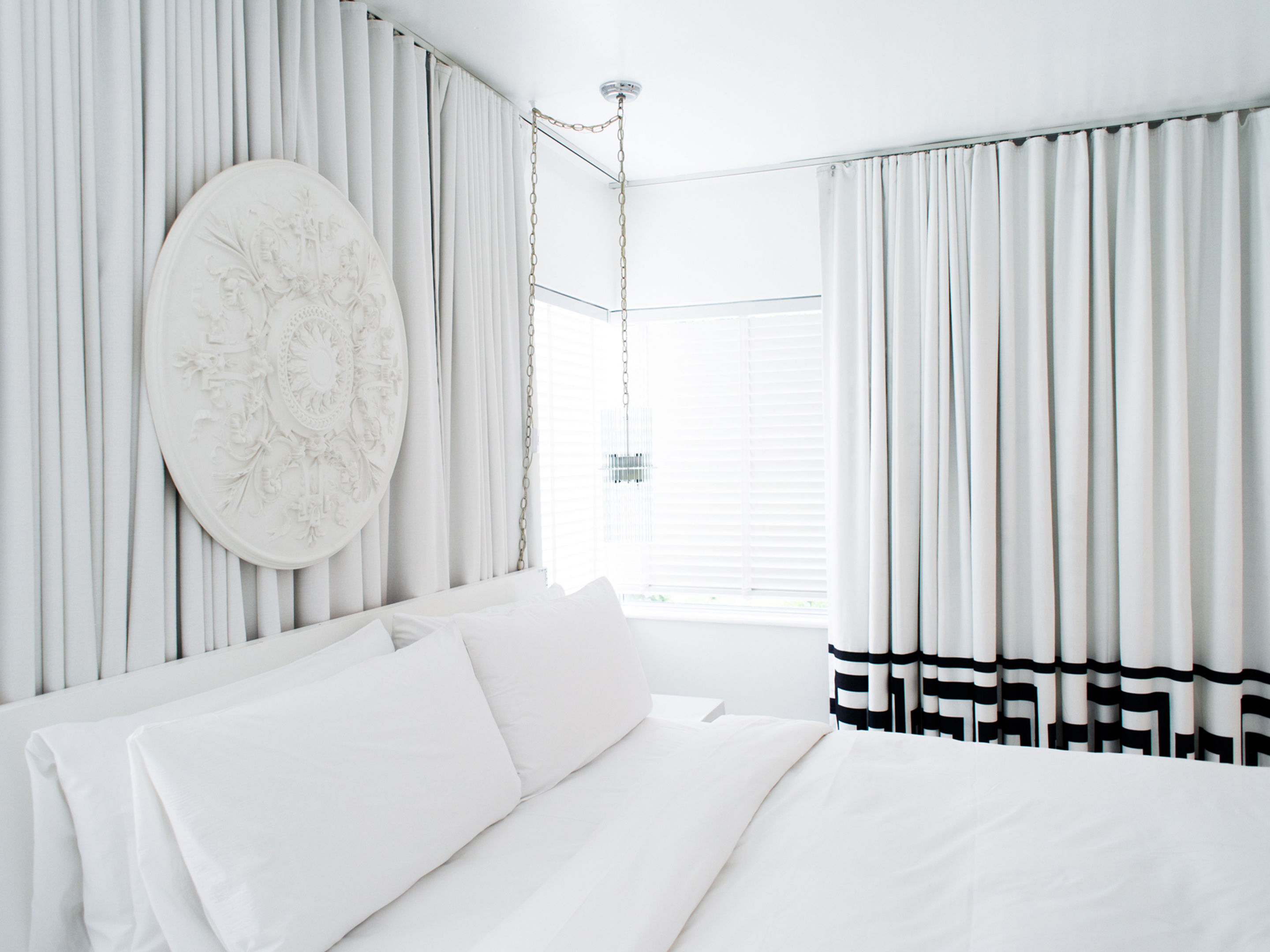 Avalon Palm Springs One Bedroom Suite Accessible R R2