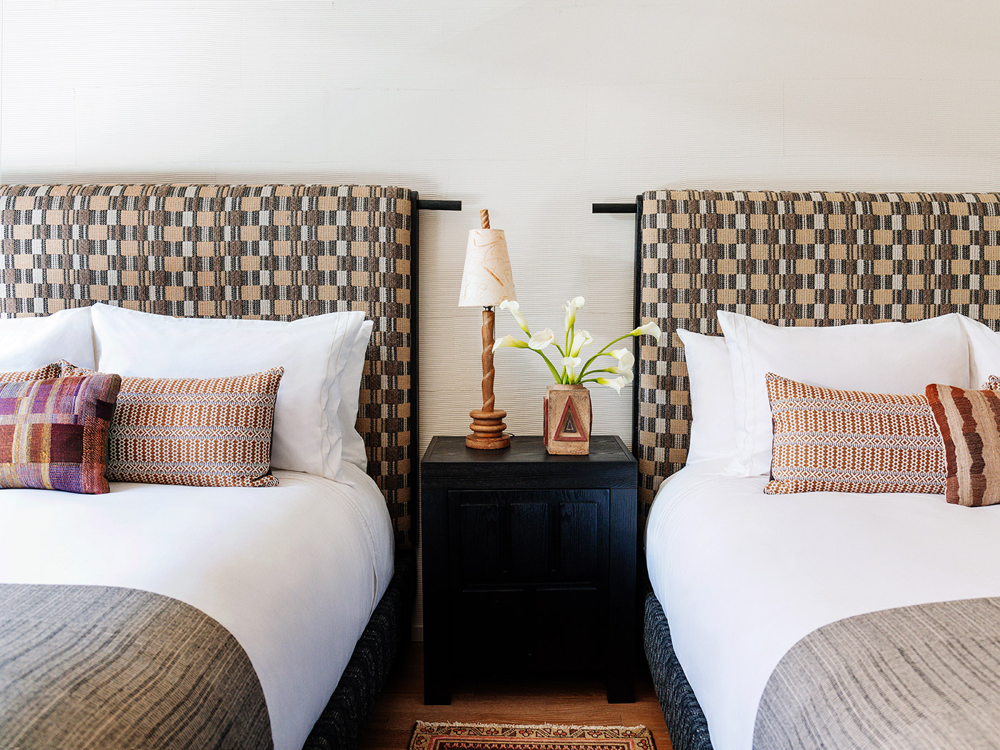 Downtown La Proper 3 Bedroom Premier Suite R 04