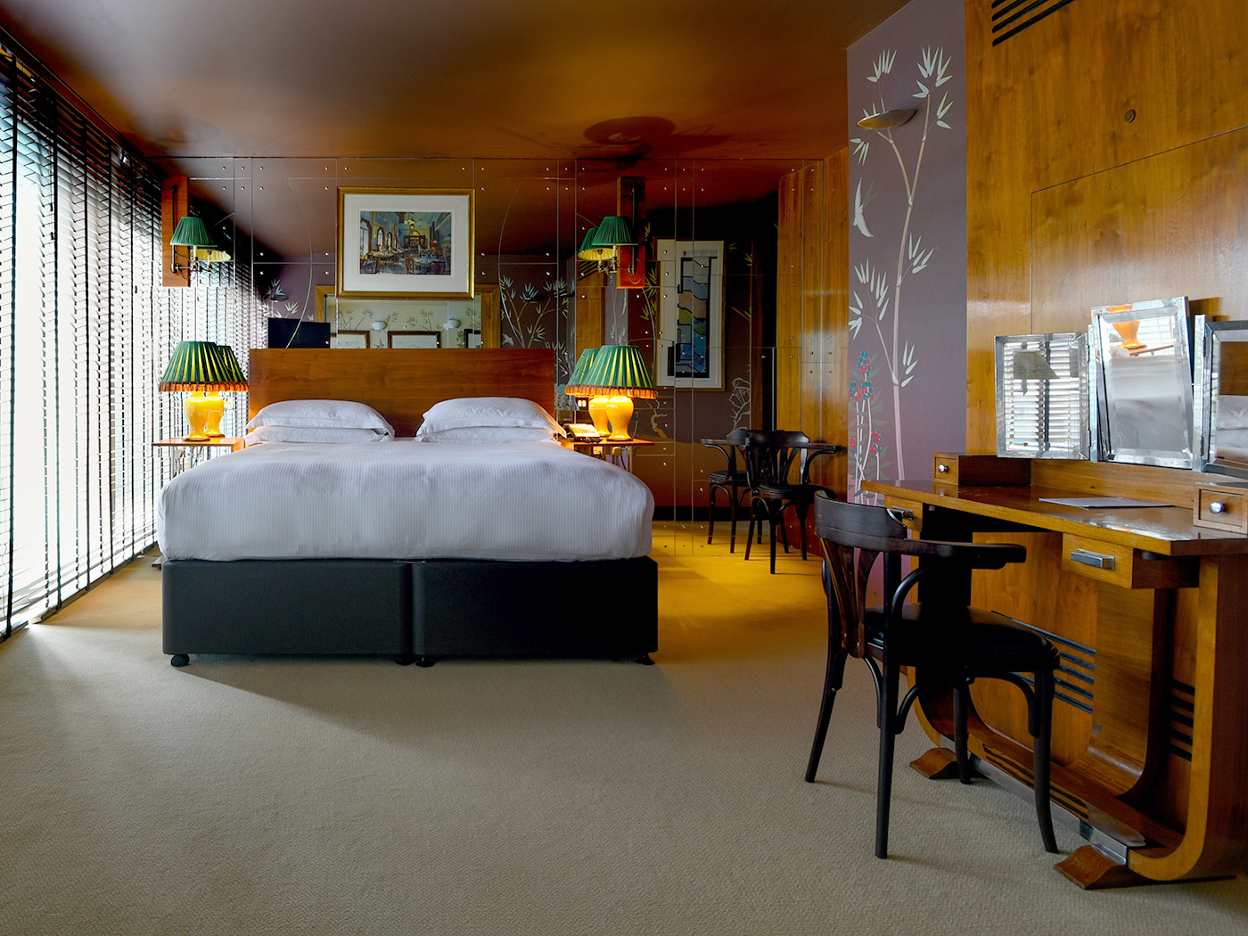 Boundary Tang Suite R 04