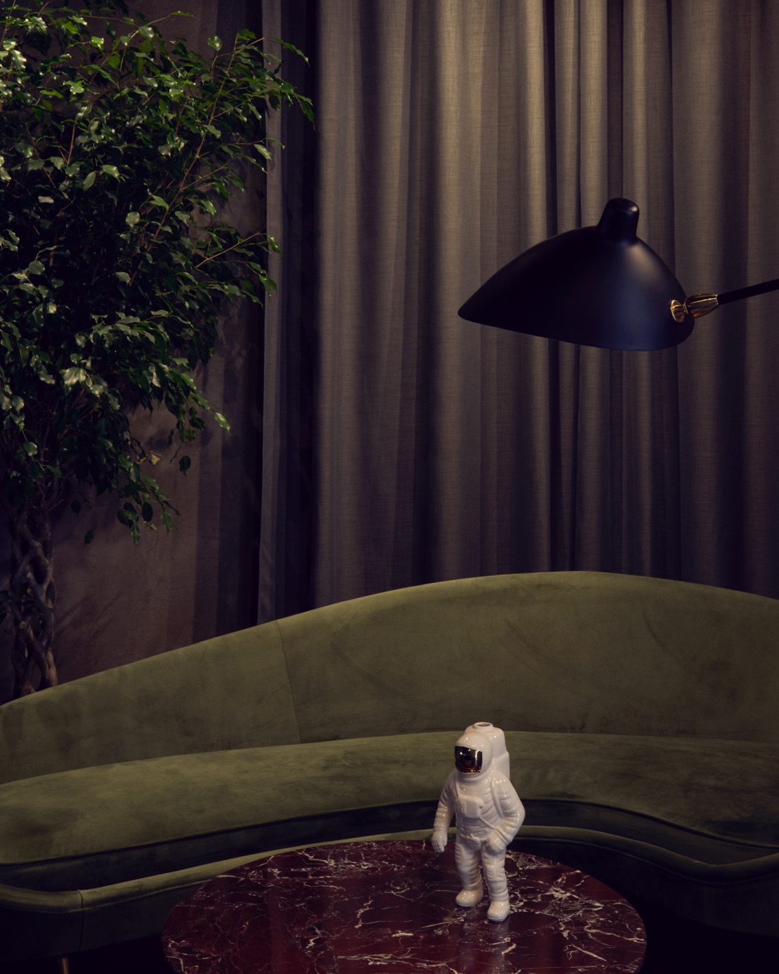 009 Chapter Roma Astronaut