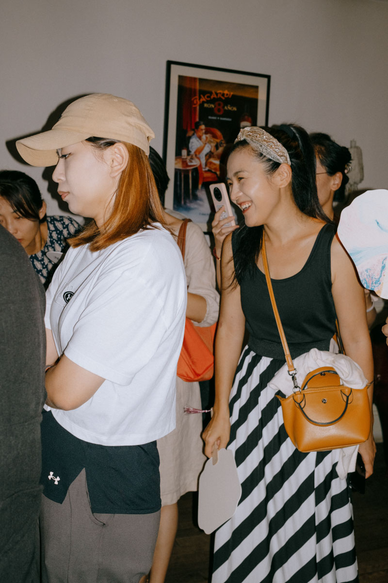 DH24 SALES S Shanghai Travelpro 10