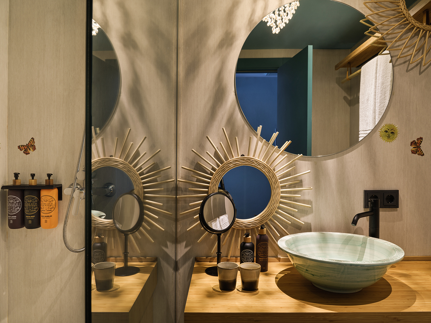 Bikini Island Poolside Room V2 R 04