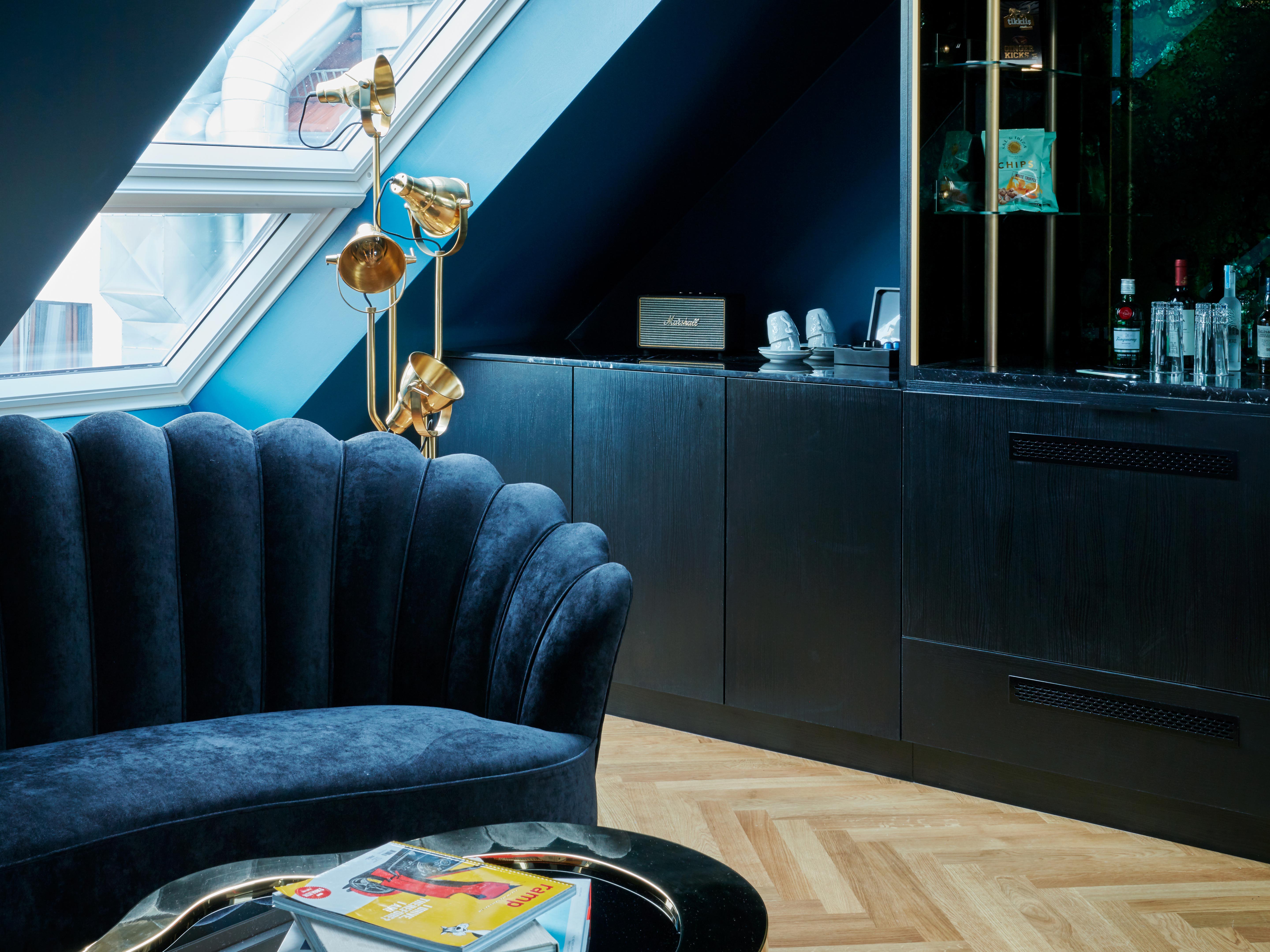 Maison Suite, Provocateur