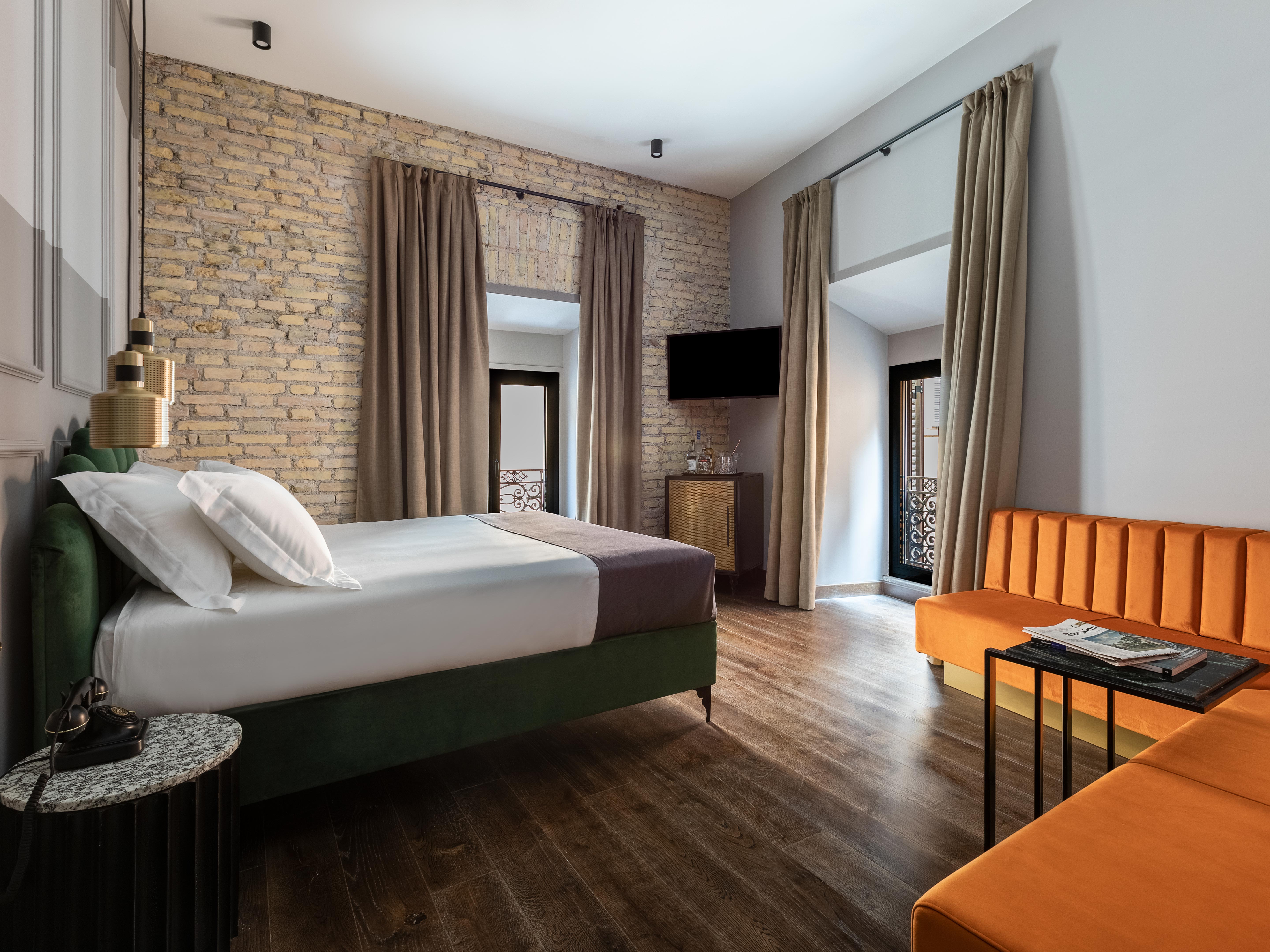 Deluxe Double, Chapter Roma