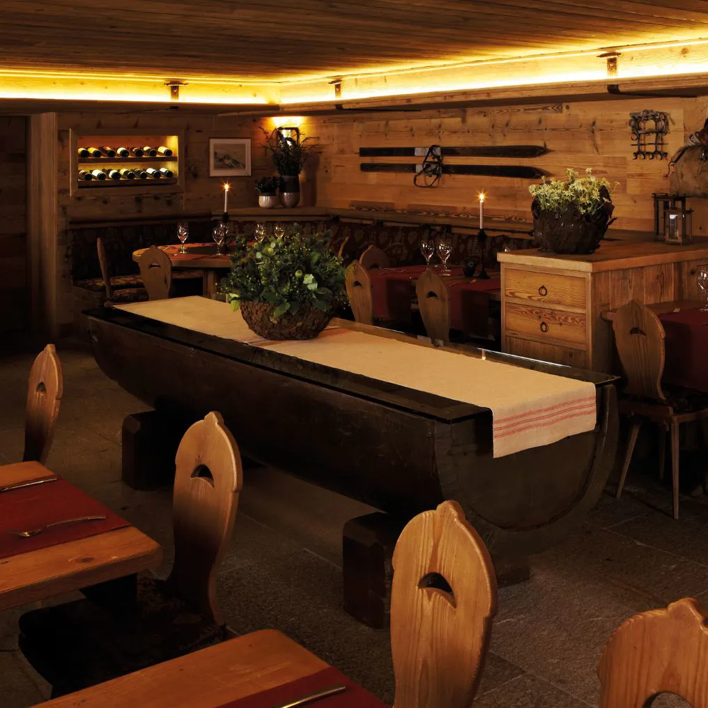 Nira Alpina Theme Box 02 Food And Drink