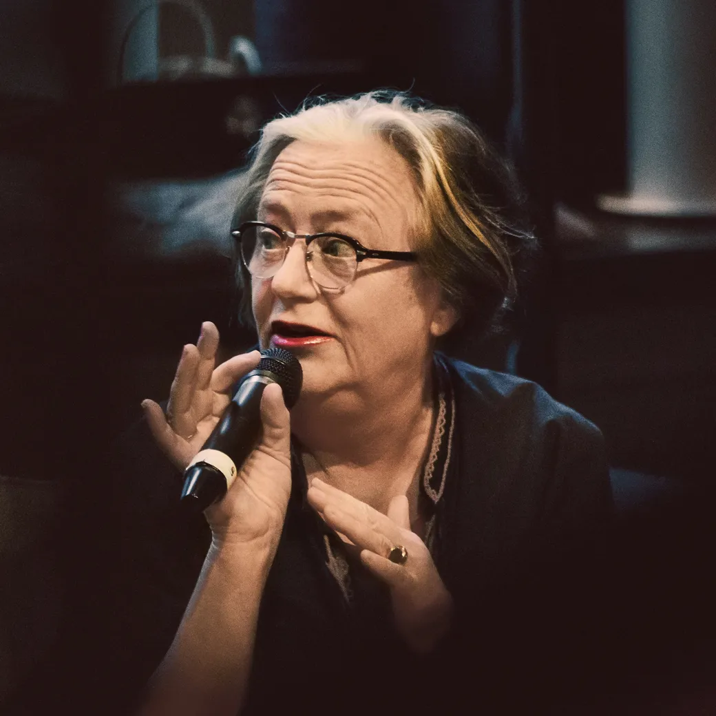 5Cf540263b29a2318326699c Residents Li Edelkoort P 1080