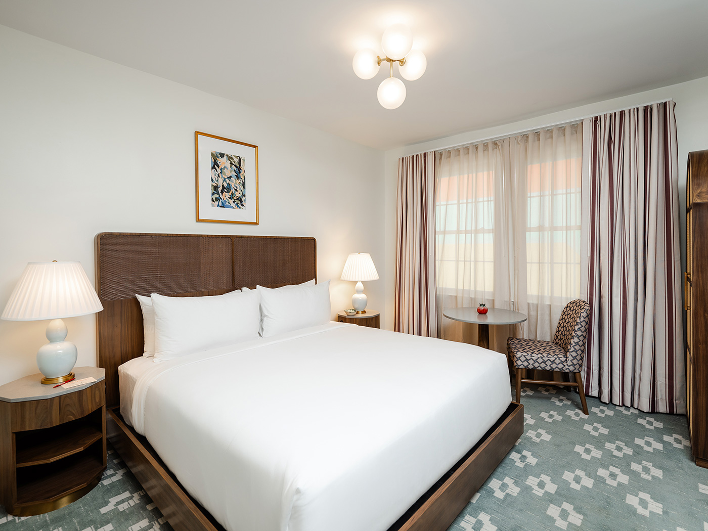 Hotel Granada King Guestroom R 01