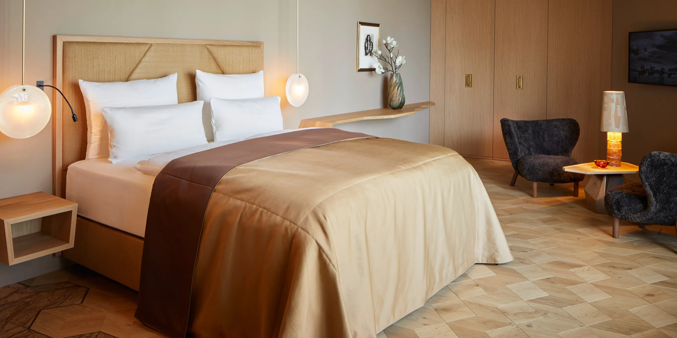 La Maison Hotel Rooms