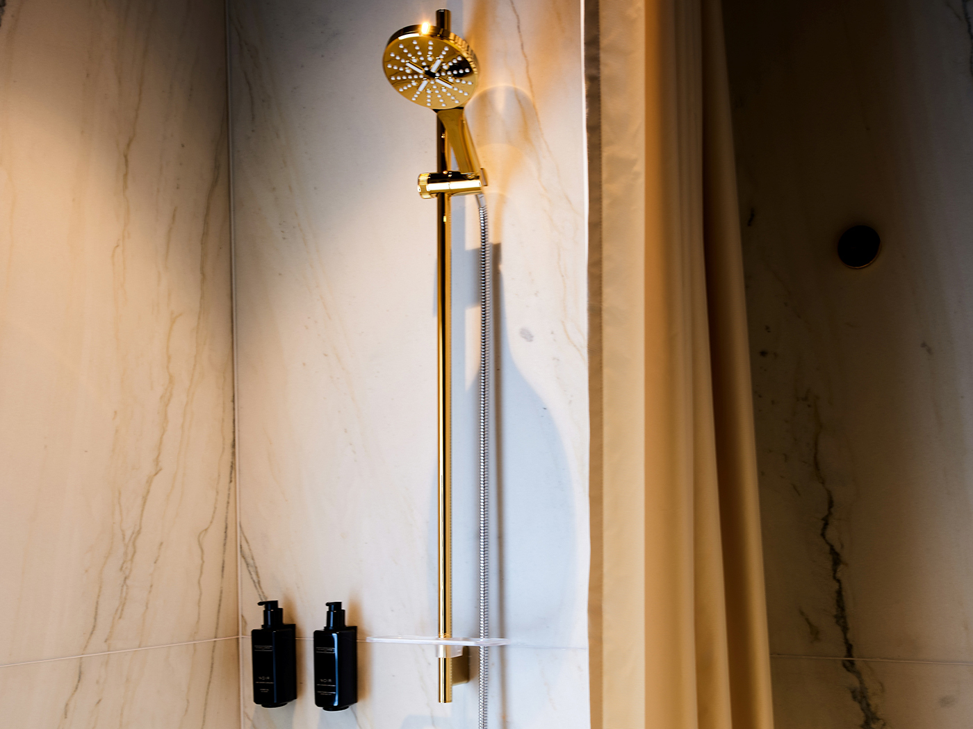 Hotel Reja Royal Suite V2 R 06