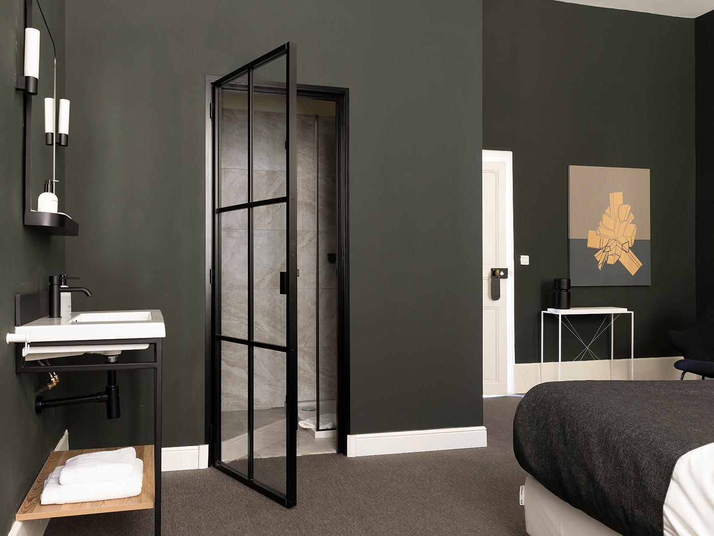 Chateau De La Resle Room Chablis V3 03