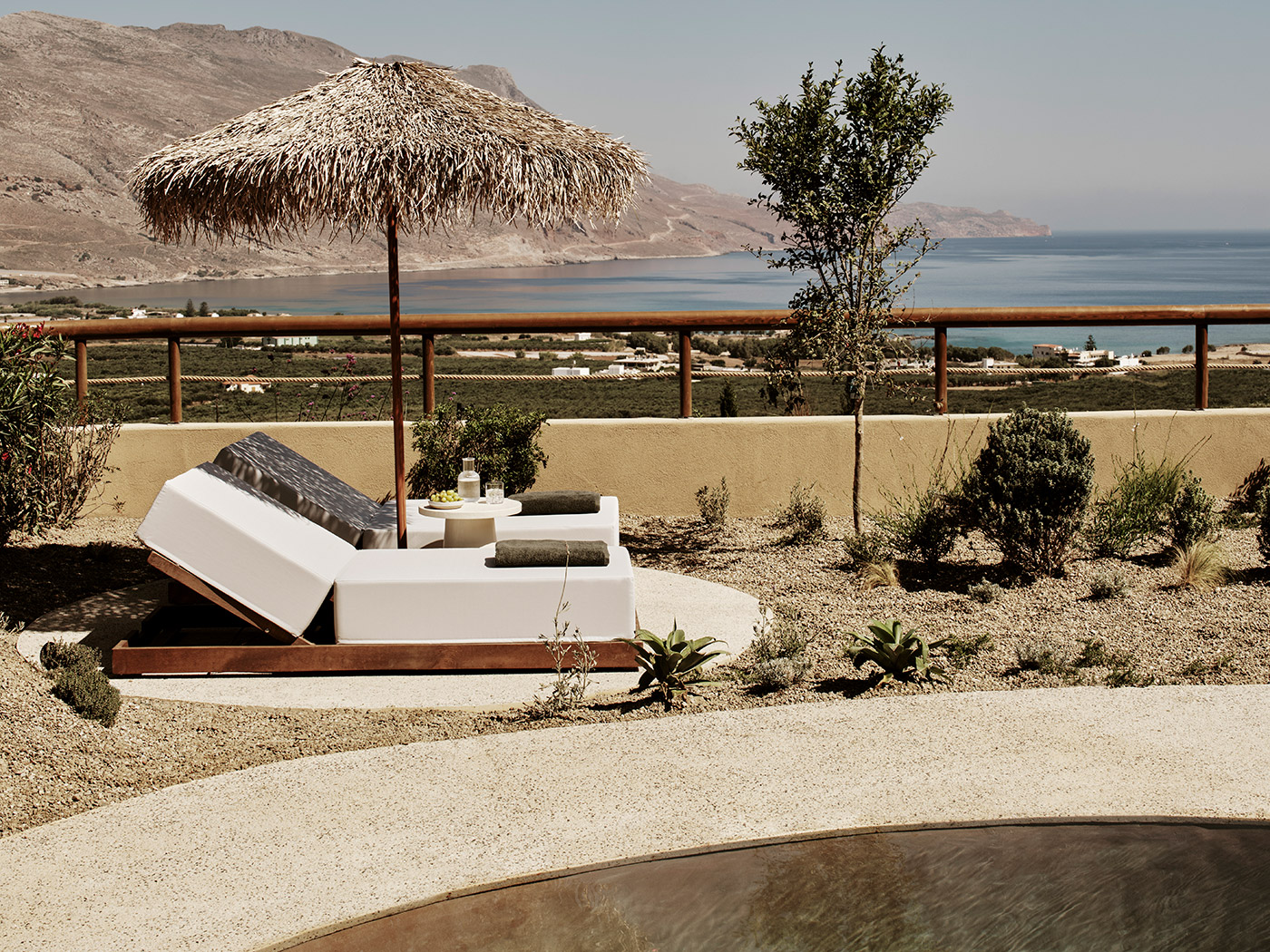 Tella Thera Deluxe Suite R 01