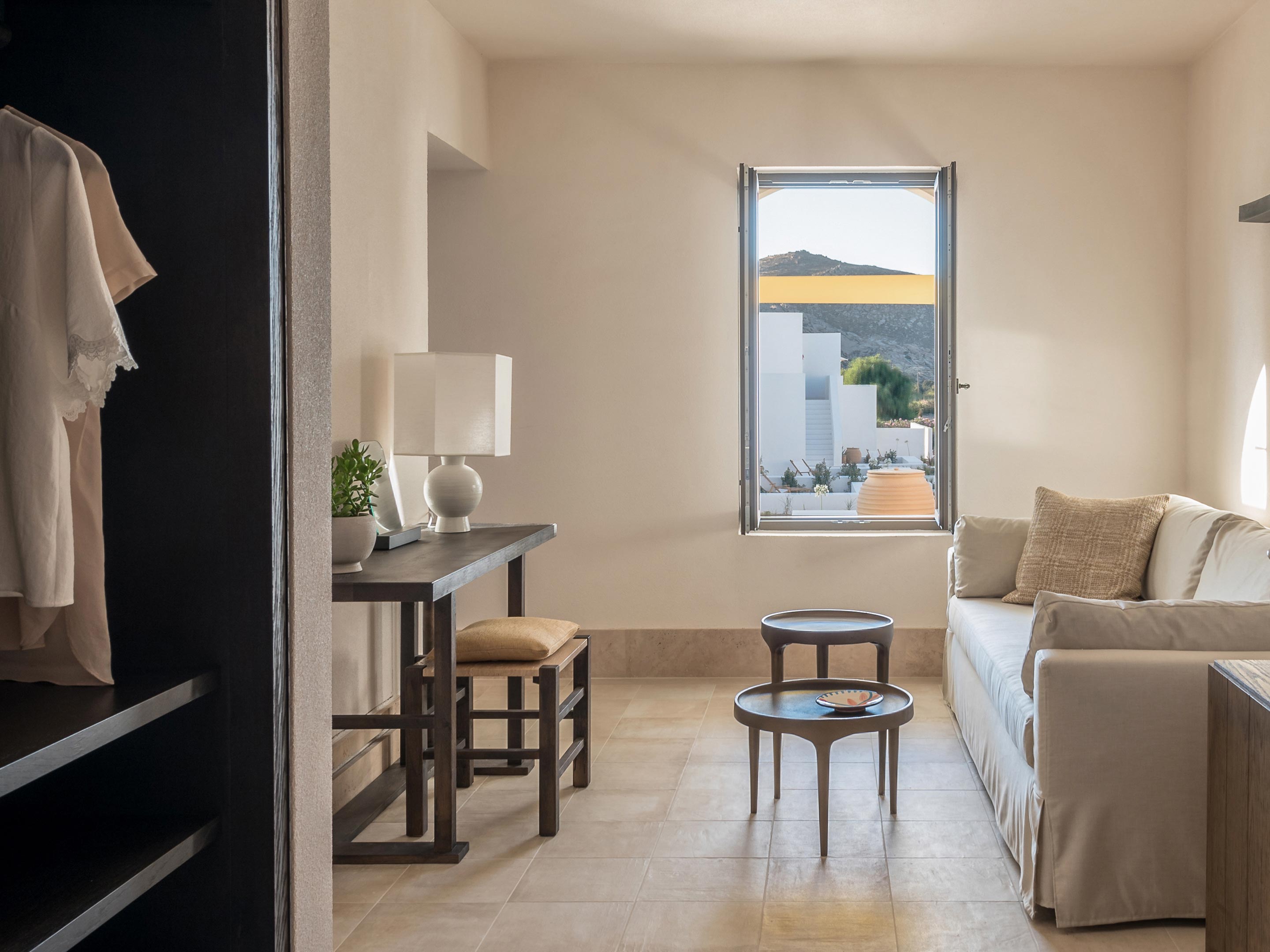 Parilio Rooms in Paros