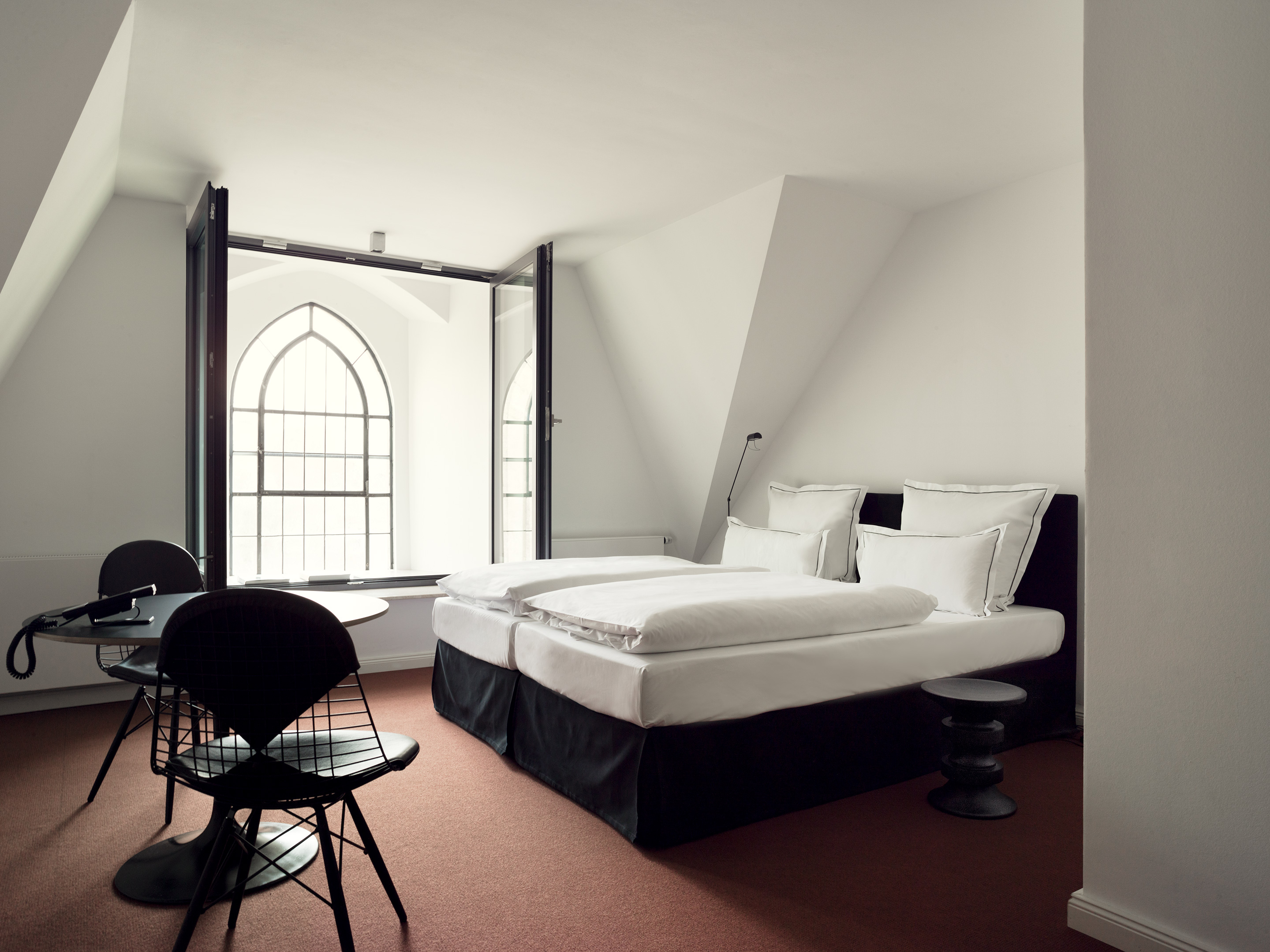 Qvest Hotel Double Room M R R2