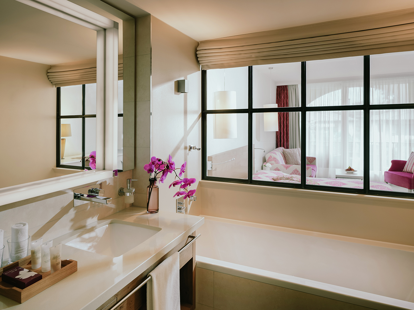 Giardino Ascona Double Room Morning Sun V6 R 04