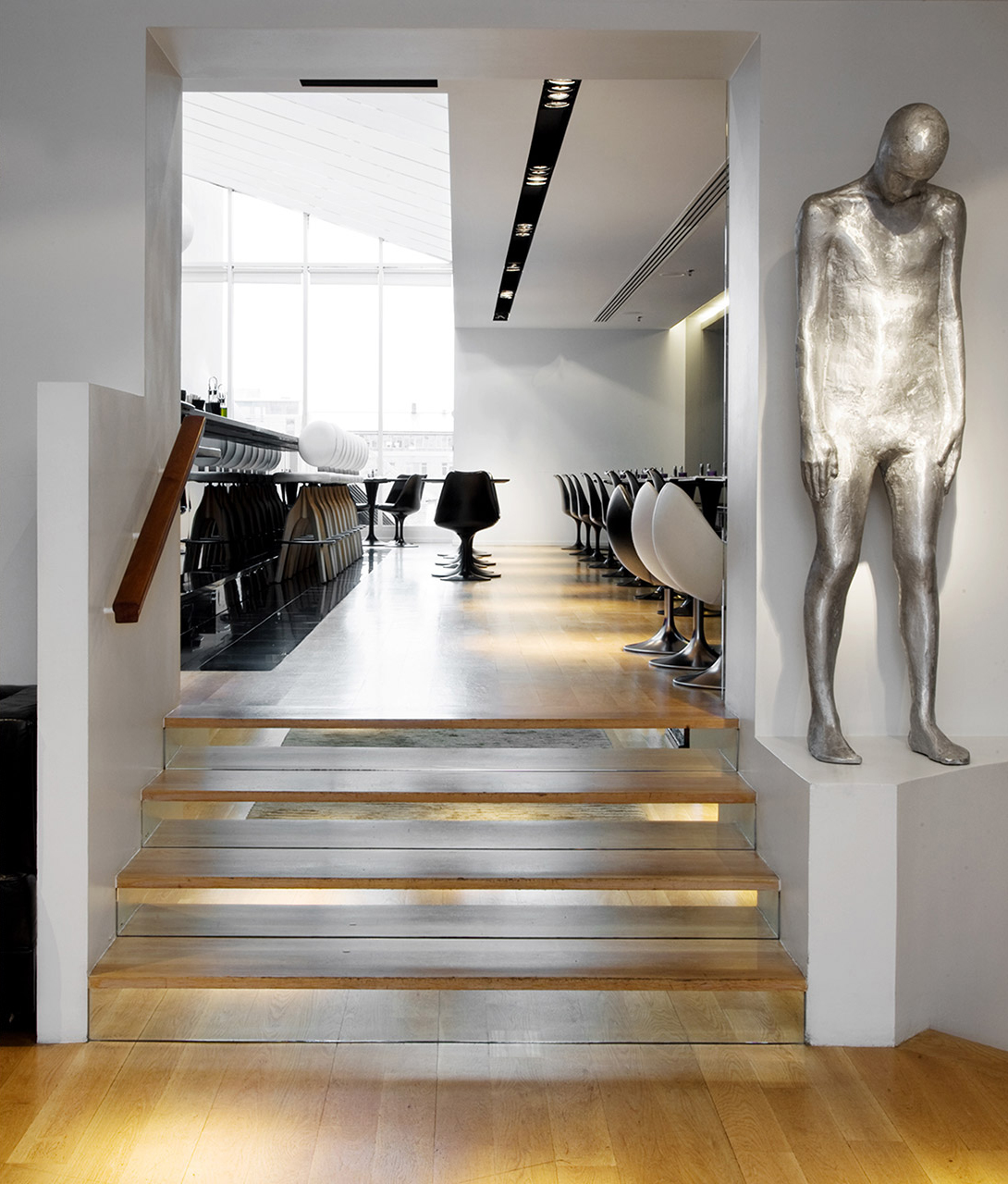 101 Hotel Restaurant View Sculpture Wall Art M 02 R A A