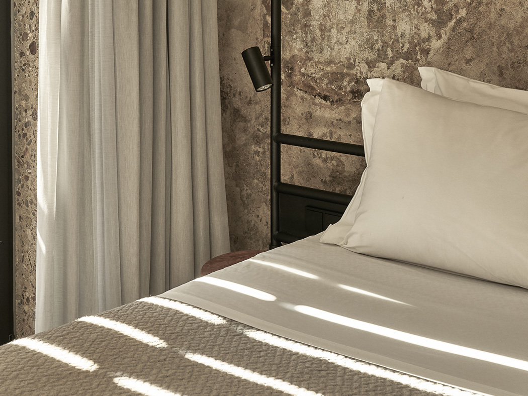 Dexamenes Seaside Hotel Courtyard Wine Tank Suite R V2 04
