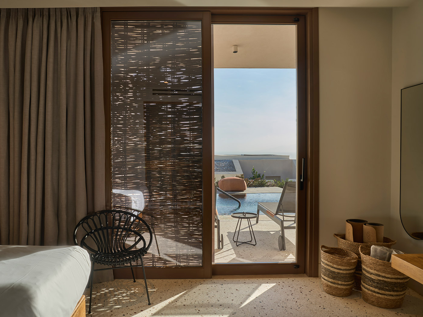 Nous Santorini Pool Suites V2 R 09