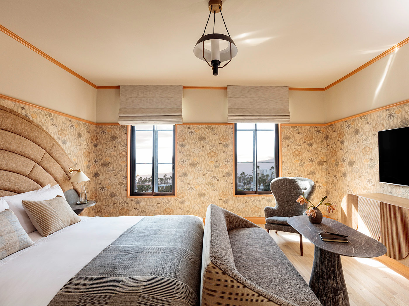 Santa Monica Proper Hotel Landmark Deluxe Queen R 01
