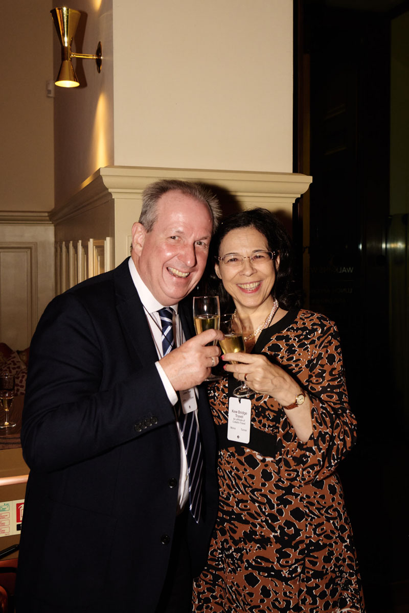 DH24 SALES S London Travelpro 08