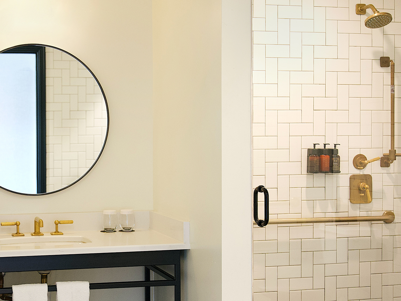 Double Queen Ada Be 05