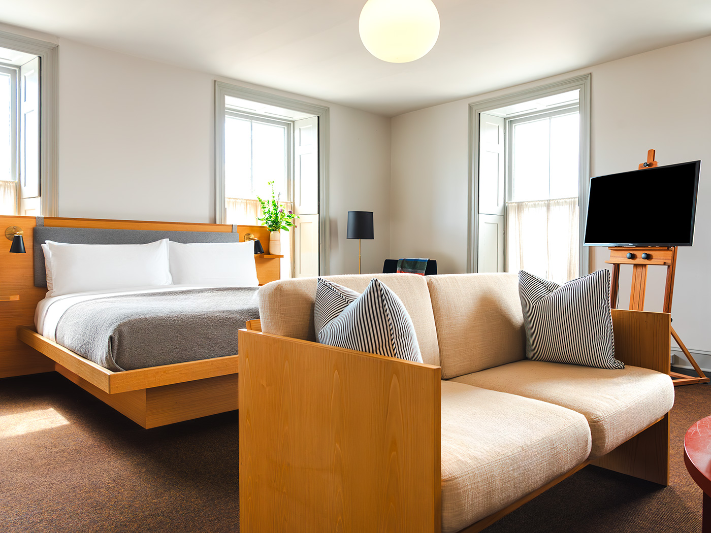 Hotel Kinsley Pearl St Luxury King Fireplace R 01