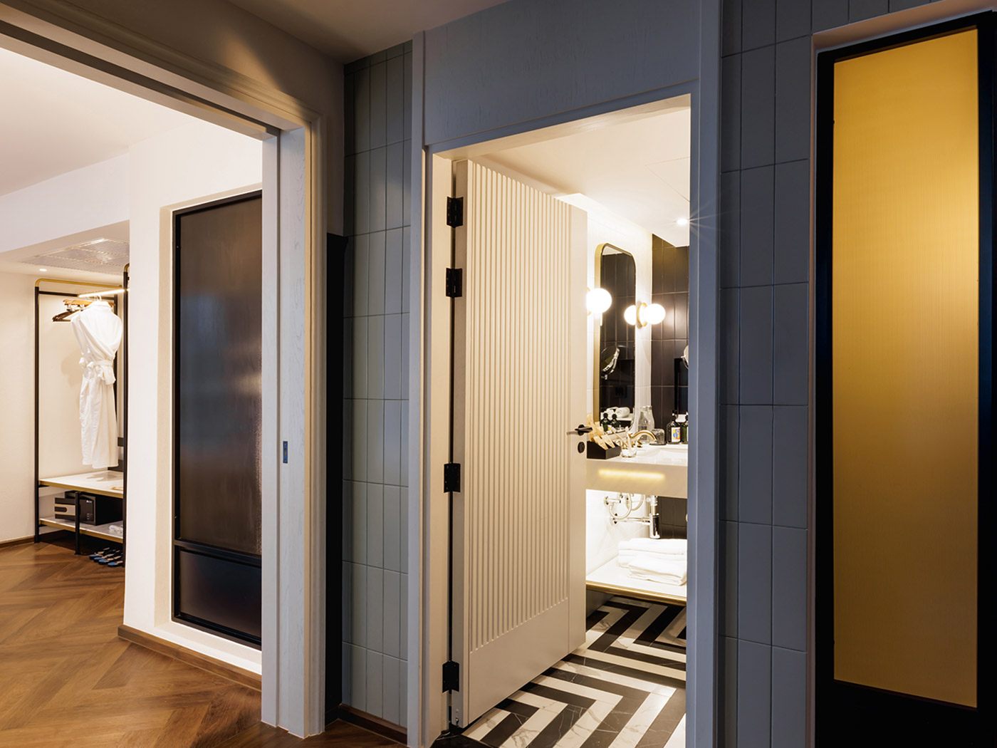 Public House Bangkok Junior Suite R V2 07