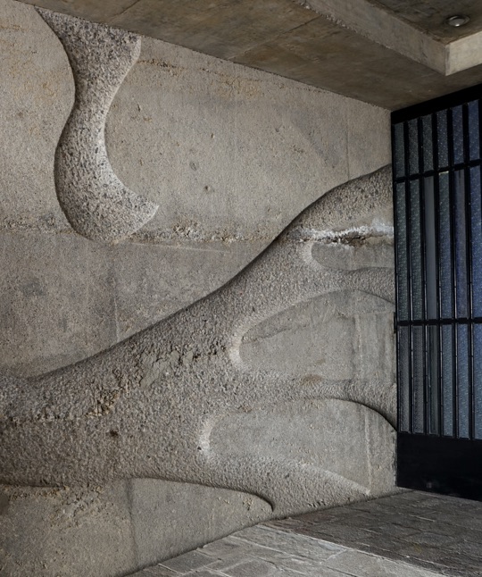 015 BP Quito 20Th Architecture