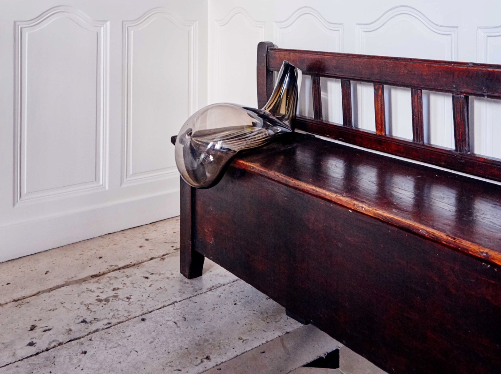 007 Chateau De La Resle Bench Sculpture