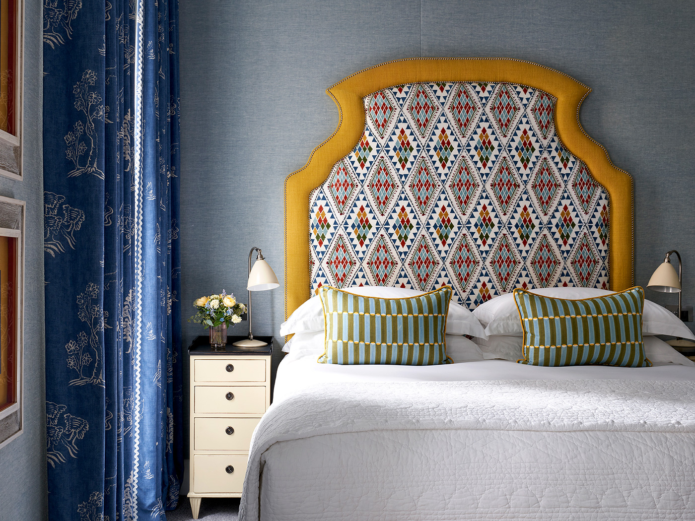 Haymarket Deluxe Room R 02