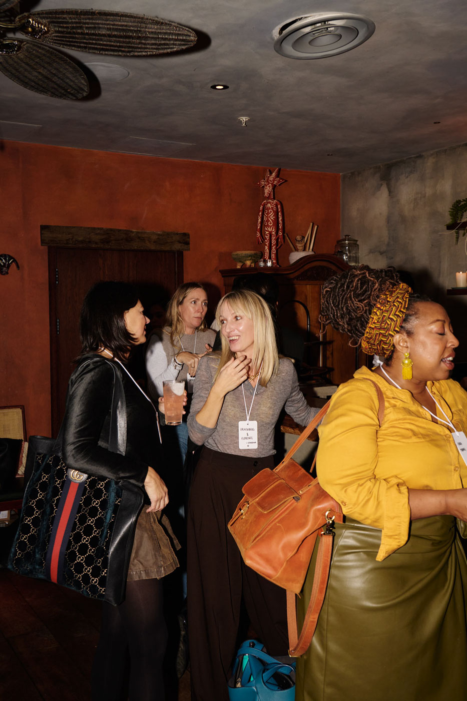 DH24 AEW London Travelpro 23