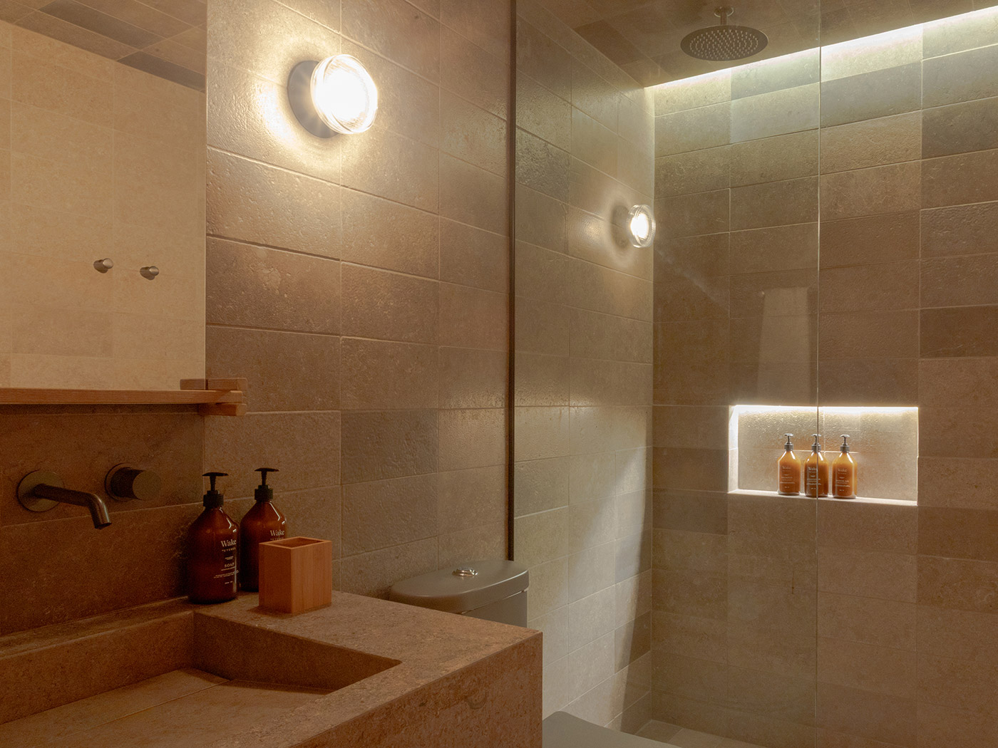 Wake Medellin Signature R 08