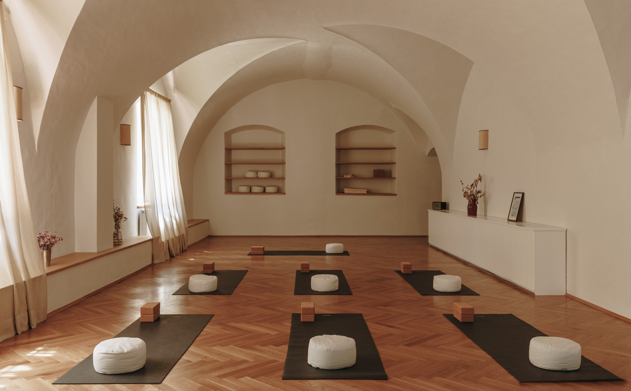 MICE Groups 02 Carousel 03