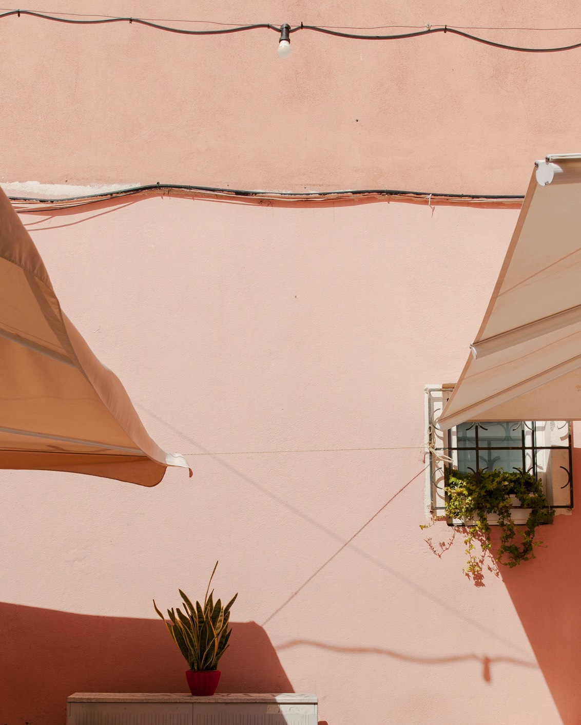 15 Destination Portugal Lisbon Street Facade Detail