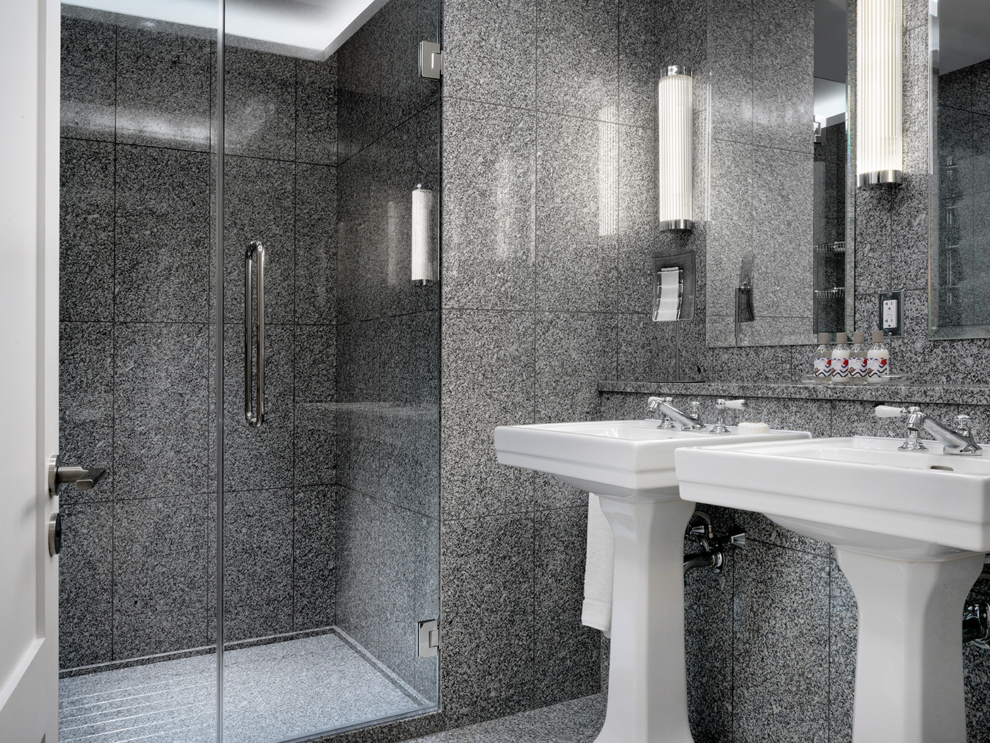 Whitby Luxury Room R 04